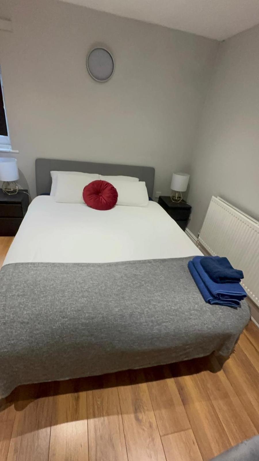 2 Bedroom Chiswick Park Tube Station * London