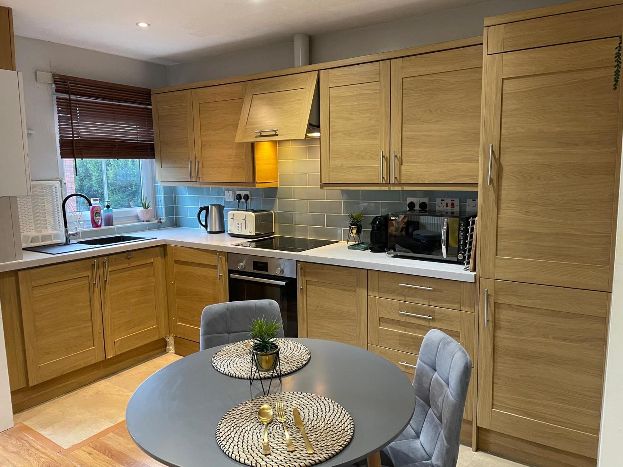 2 Bedroom Chiswick Park Tube Station