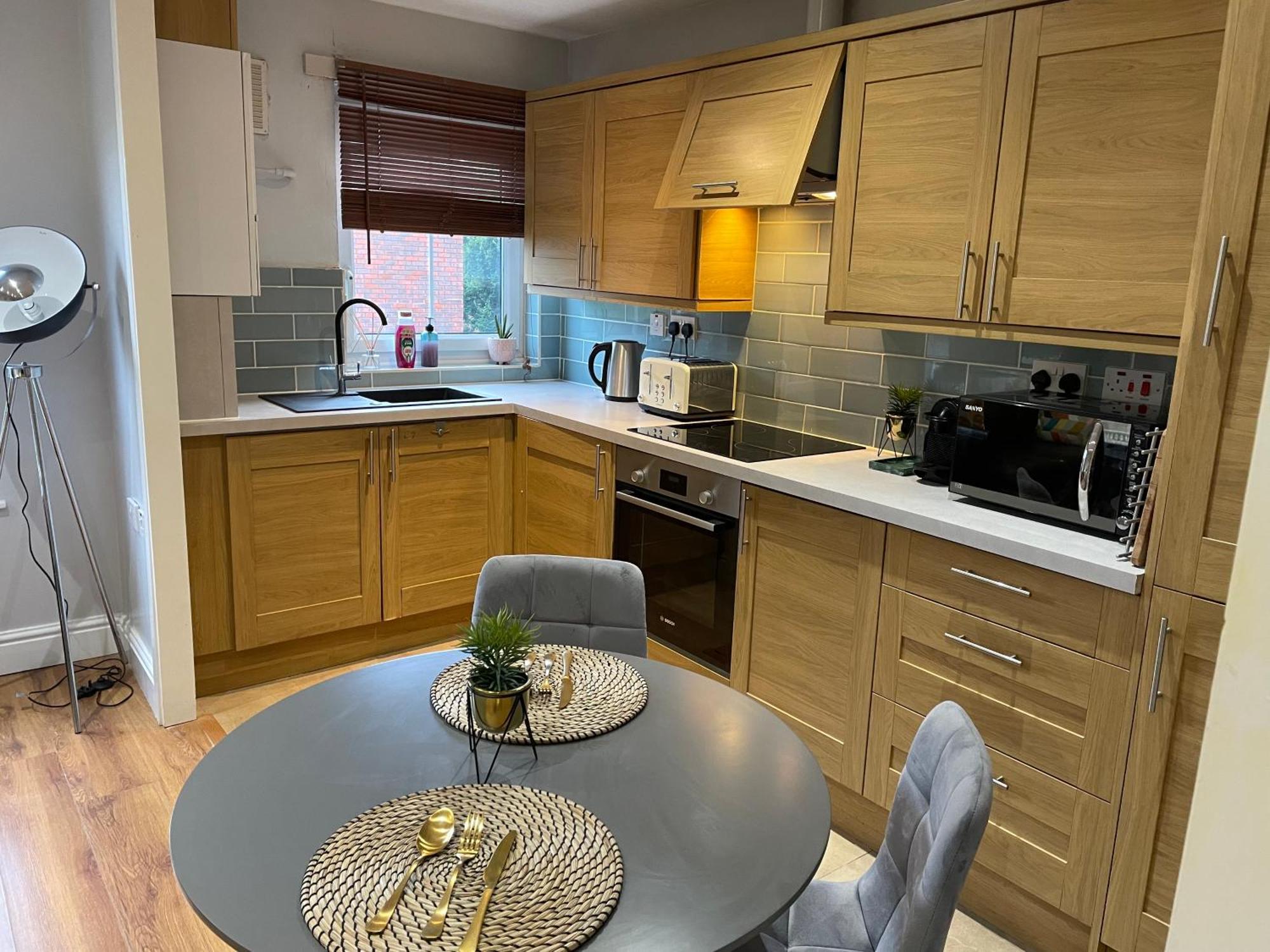 2 Bedroom Chiswick Park Tube Station Apartment London